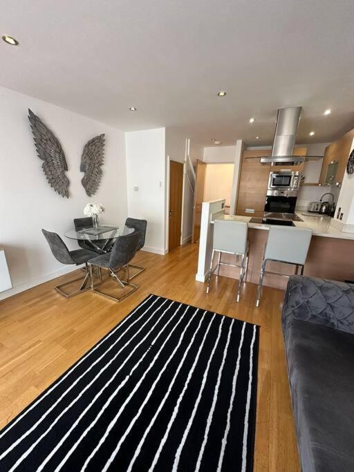 Apartmán Two Br Flat 5 Mins Walk From London Eye G96 Exteriér fotografie